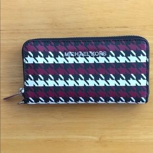 Michael Kors Houndstooth Wallet